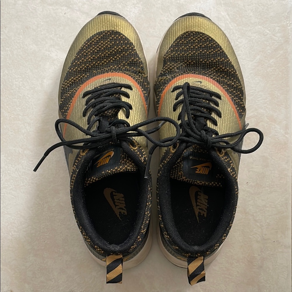 💛 Rare NIKE Gold and Black Air Max Thea Sneakers